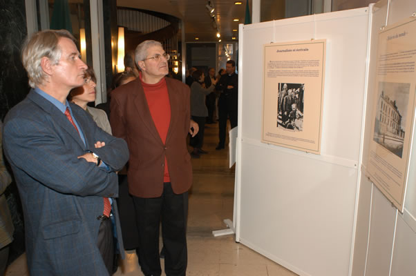 Photo de l'inauguration de l'exposition Korczak></td>

        </tr>

        <tr> 

          <td align=