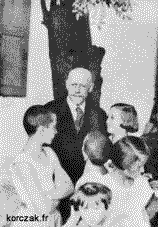 Janusz Korczak et les enfants en 1934.